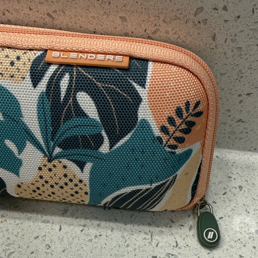 Blenders Eyewear Case with Zip Closure - Picture 2 of 4